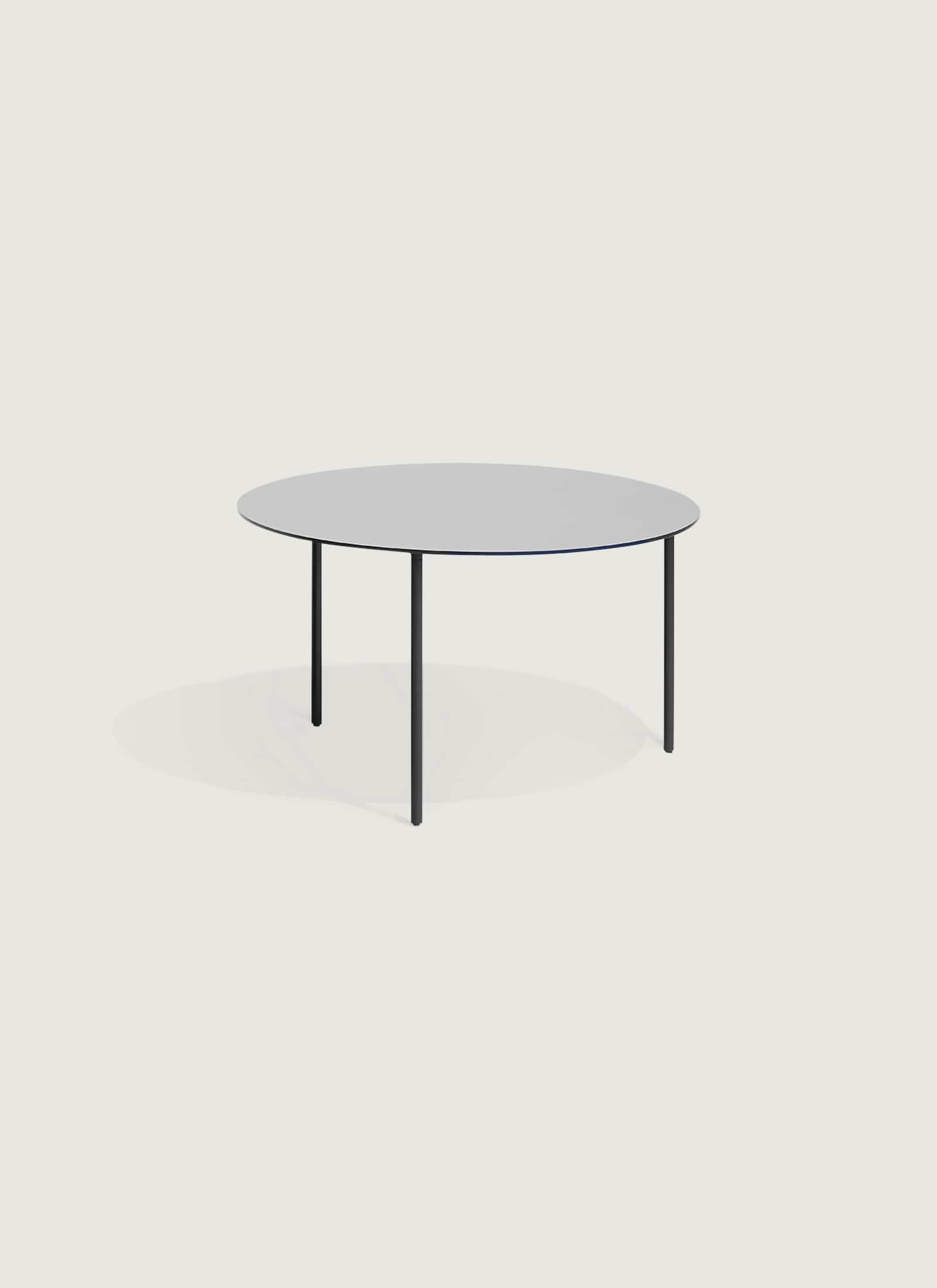 Pair_L_side_table_black_metal_møbel_copenhagen